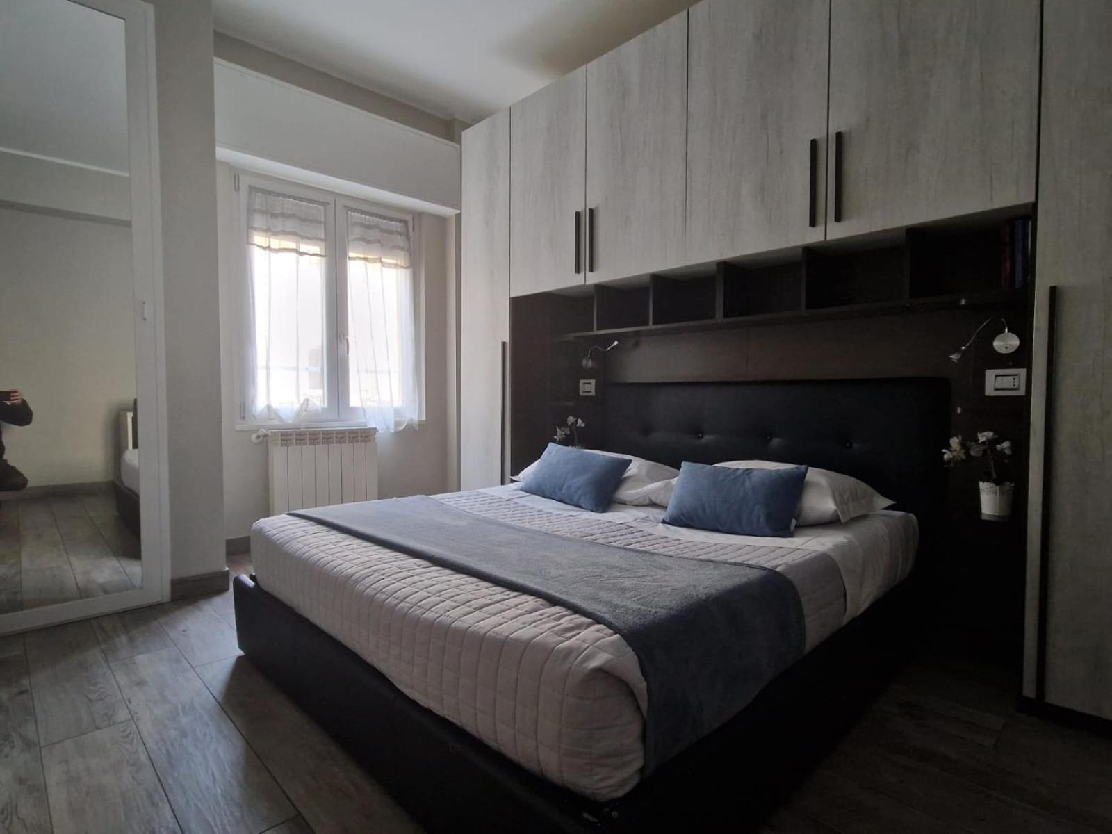 Bgy Central Apartments Бергамо Номер фото