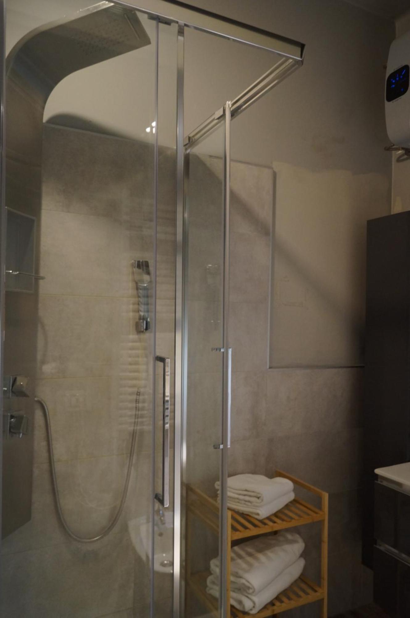 Bgy Central Apartments Бергамо Номер фото